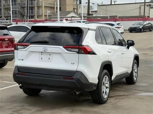 2020 Toyota RAV4 LE