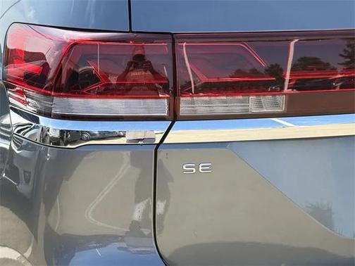 2025 Volkswagen Atlas 2.0T SE w/Technology 4MOTION
