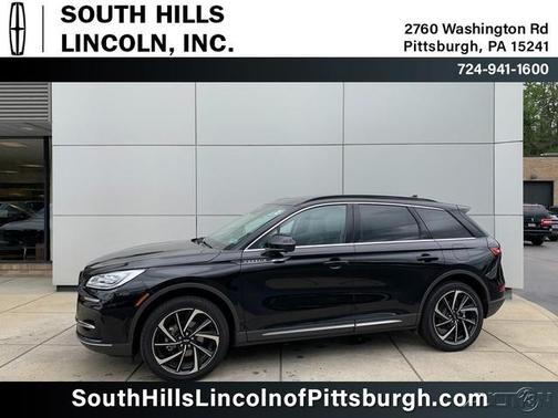 Infinite Black Metallic 2026 Lincoln Corsair Reserve
