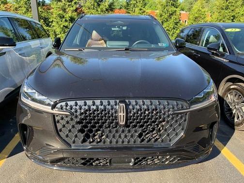 Infinite Black Metallic 2025 Lincoln Aviator Reserve AWD