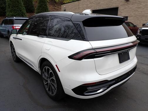 2024 Lincoln Nautilus Reserve