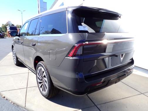 2025 Lincoln Navigator Black Label