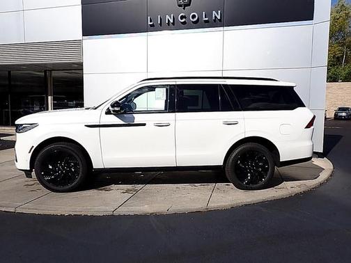 2025 Lincoln Navigator Reserve