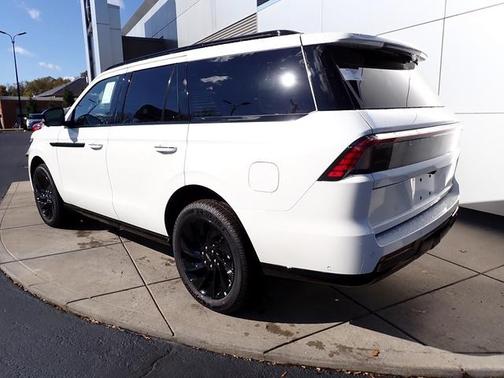 2025 Lincoln Navigator Reserve