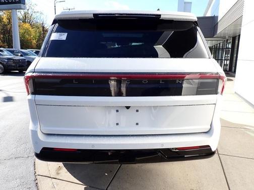 2025 Lincoln Navigator Reserve