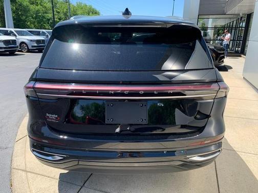 Infinite Black Metallic 2026 Lincoln Nautilus Reserve
