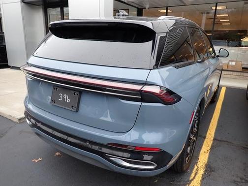 2025 Lincoln Nautilus Reserve