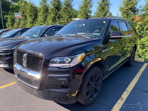 Infinite Black Metallic 2024 Lincoln Navigator L Reserve