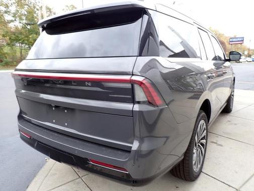 2025 Lincoln Navigator Black Label