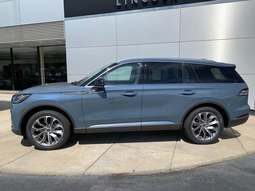 Whisper White 2026 Lincoln Aviator Reserve AWD