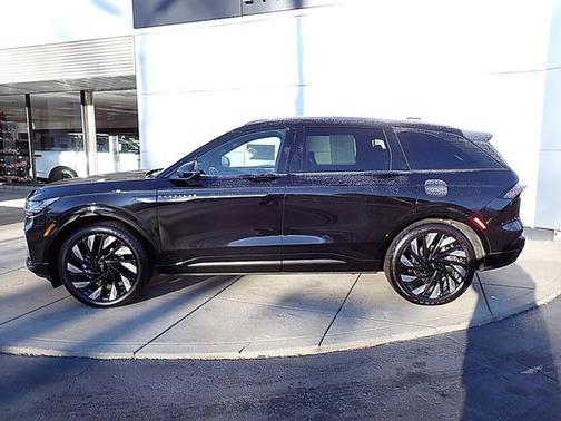 2025 Lincoln Nautilus Reserve