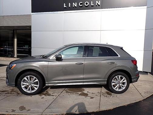 2022 Audi Q3 45 S line Premium