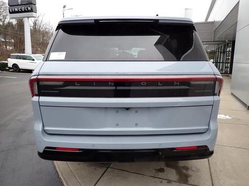 2025 Lincoln Navigator L Reserve