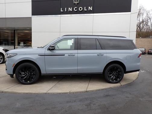 2025 Lincoln Navigator L Reserve