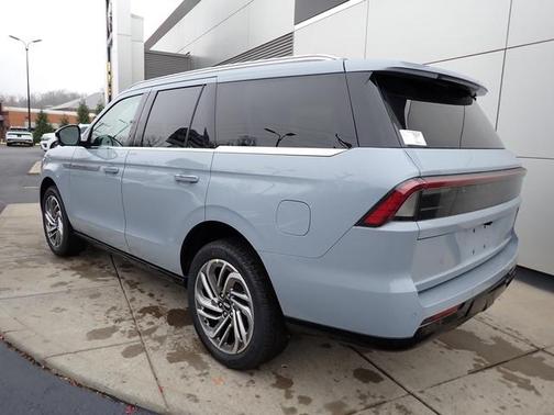 2025 Lincoln Navigator Reserve