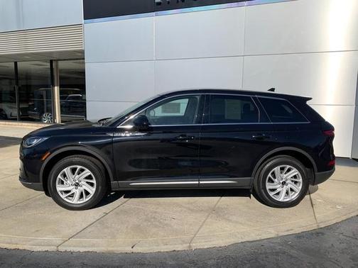 Infinite Black Metallic 2023 Lincoln Corsair Standard