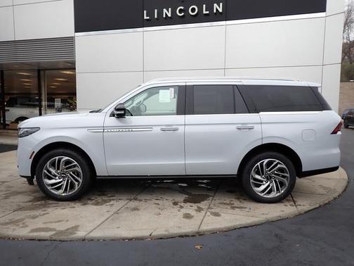 2025 Lincoln Navigator Reserve