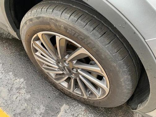 Silver Radiance Metallic 2023 Lincoln Corsair Reserve