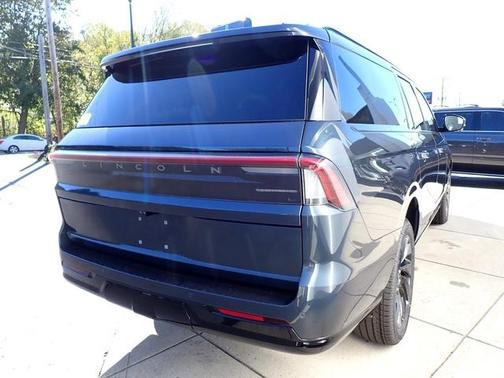 2025 Lincoln Navigator L Reserve