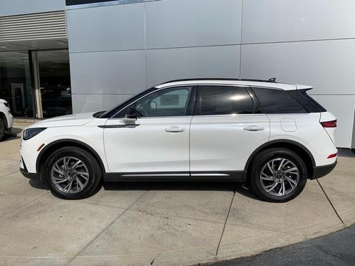 Pristine White 2025 Lincoln Corsair Premiere