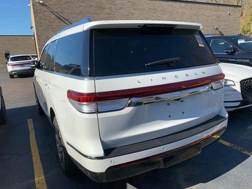 Pristine White 2023 Lincoln Navigator Standard