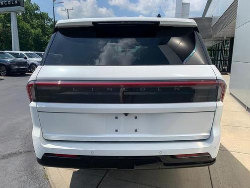 White 2026 Lincoln Navigator L Reserve