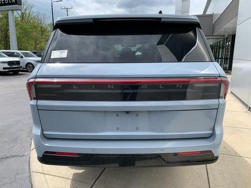 Gray Mist 2026 Lincoln Navigator L Reserve