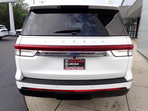2022 Lincoln Navigator L Reserve