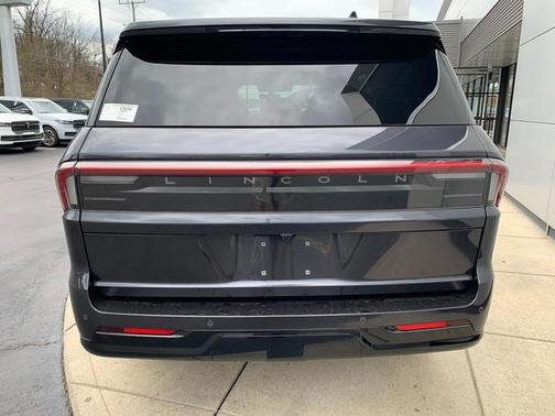 Gray 2026 Lincoln Navigator Reserve