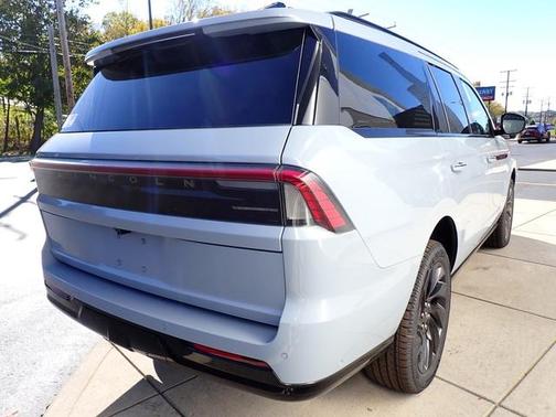 2025 Lincoln Navigator Reserve