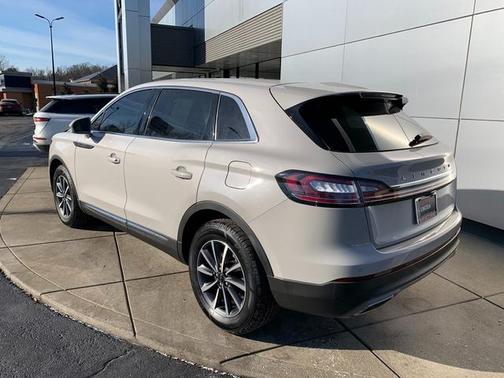 2022 Lincoln Nautilus Standard