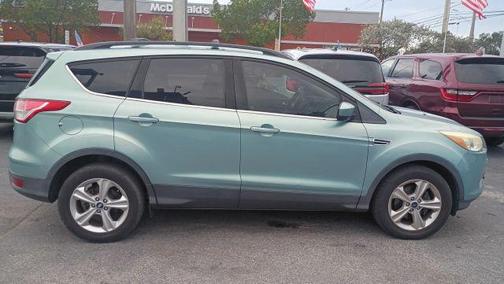 Green 2013 Ford Escape SE