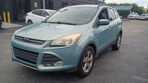 Green 2013 Ford Escape SE
