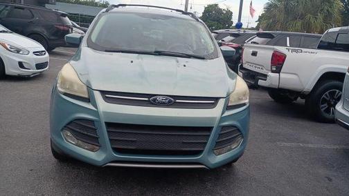 Green 2013 Ford Escape SE