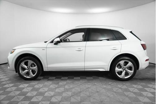 2022 Audi Q5 45 S line Premium Plus