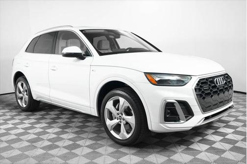 2022 Audi Q5 45 S line Premium Plus