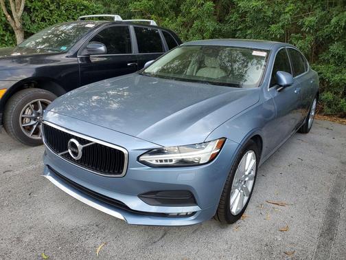 2018 Volvo S90 T5 Momentum