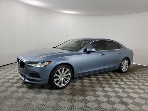 2018 Volvo S90 T5 Momentum