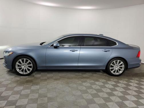 2018 Volvo S90 T5 Momentum