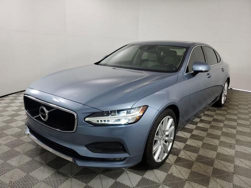 2018 Volvo S90 T5 Momentum