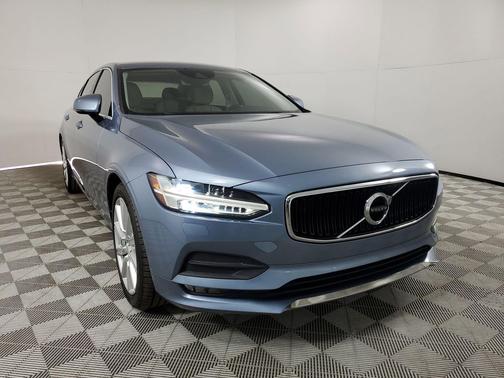 2018 Volvo S90 T5 Momentum