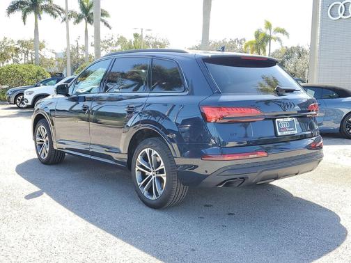 2026 Audi Q7 45 Premium