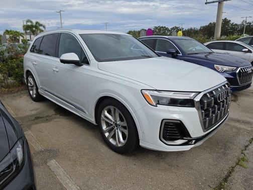 Glacier White 2026 Audi Q7 55 Premium Plus