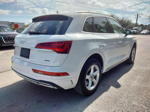 2024 Audi Q5 40 Premium