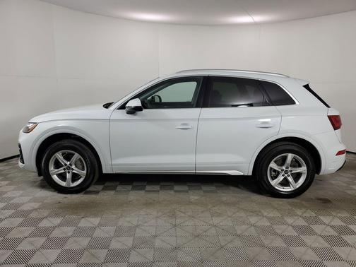 2024 Audi Q5 40 Premium