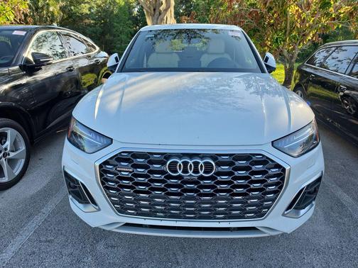 Glacier White Metallic 2023 Audi Q5 45 S line Prestige