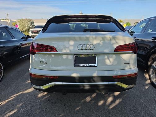 Glacier White Metallic 2023 Audi Q5 45 S line Prestige
