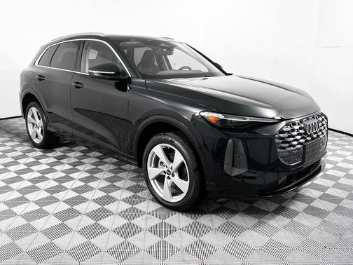 Mythos Black Metallic 2025 Audi Q5 Premium Plus TFSI quattro S tronic SUV