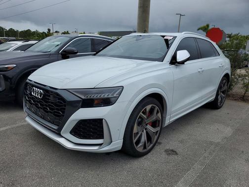 Glacier White Metallic 2024 Audi RS Q8 4.0T