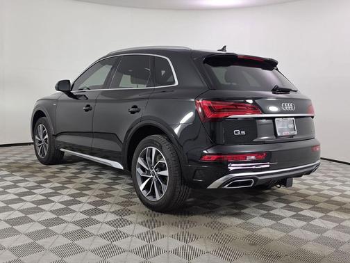 Mythos Black Metallic 2023 Audi Q5 45 S line Premium Plus